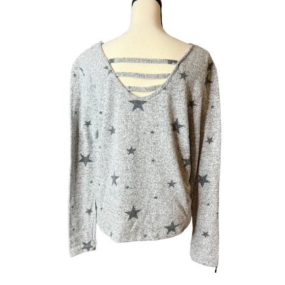 New Love Charm Gray Fleece Top with Dark Gray Stars and Low Back Size XL - Picture 3 of 6
